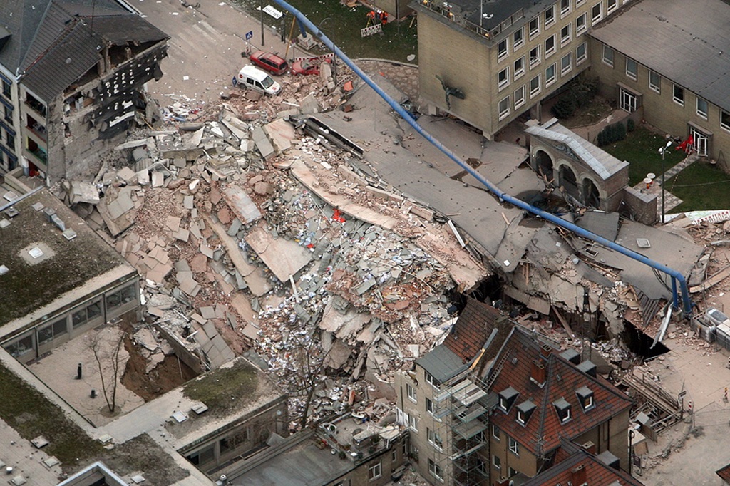 Luftbilder des eingestürzten Kölner Archivgebäudes 